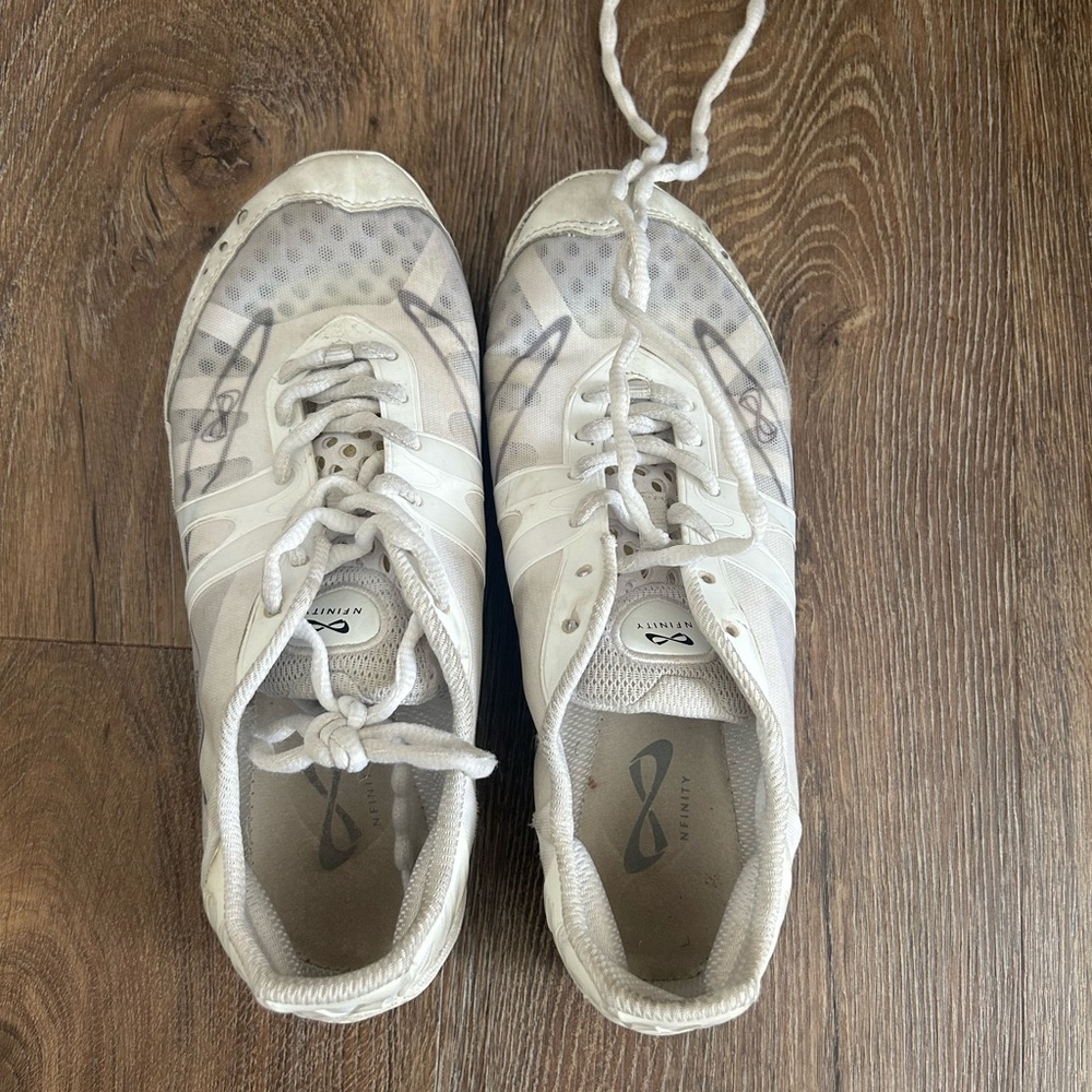 white nfinity vengeance